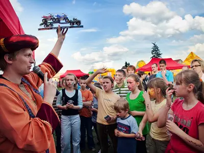 Animator zabaw z mikrofonem - Park Atrakcji Arabski - Dmuchańce Wynajem