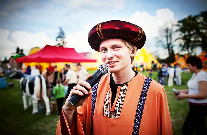Animator zabaw z mikrofonem - Dmuchańce Wynajem