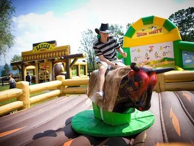 Byk Rodeo Zagroda - Park Atrakcji Country Zagroda - Dmuchańce Wynajem