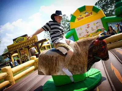 Byk Rodeo Zagroda - Park Atrakcji Country Zagroda - Dmuchańce Wynajem