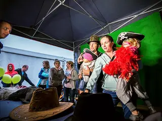 Fotobudka z tłem klienta - Dmuchańce Wynajem