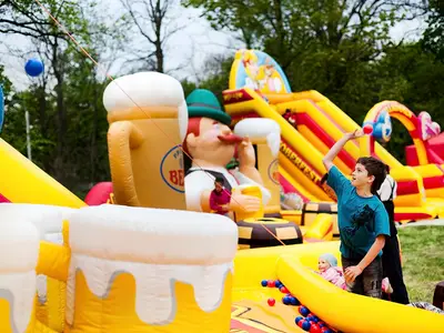 Helga - Park Atrakcji Oktoberfest - Dmuchańce Wynajem