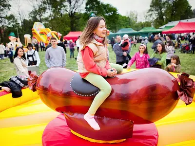Rodeo Kiełbasa - Park Atrakcji Oktoberfest - Dmuchańce Wynajem