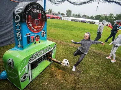 Siłomierz kopacz - Park Atrakcji Mega Piłkarski - Dmuchańce Wynajem