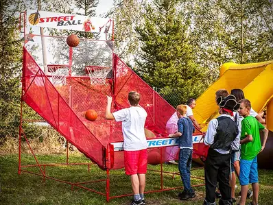 Atrakcje, dmuchańce na pikniki firmowe - strefa rywalizacji z dmuchańcami i konkursów