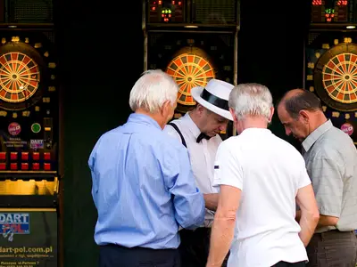 Turniej darta na 3 stołach - Park Atrakcji Jaskiniowcy - Dmuchańce Wynajem