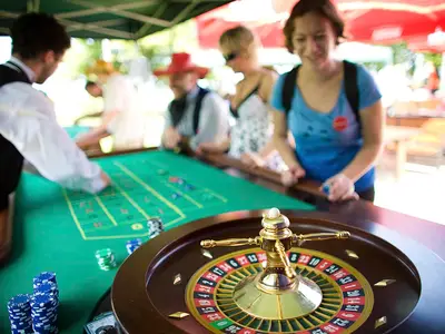 Zabawa w ruletkę z obsługą krupiera - Zestaw Tematyczny Las Vegas - Dmuchańce Wynajem